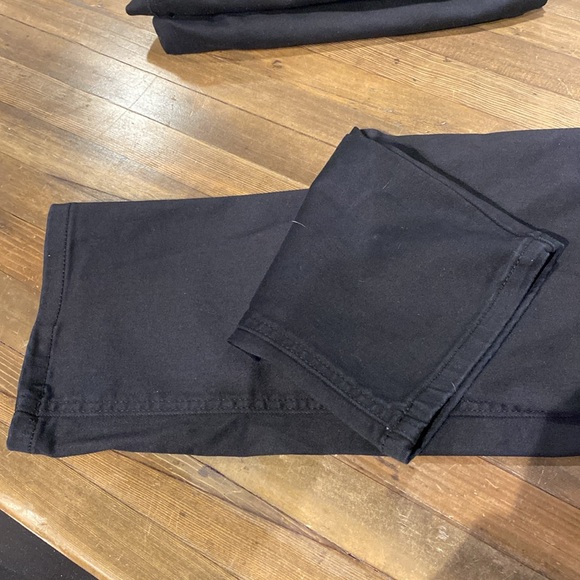 RW&CO Slim-Leg Super Stretch Pant - Black size 33x32 - Picture 11 of 14